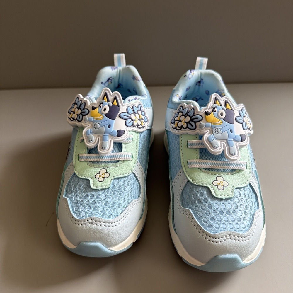 Ground Up Bluey Character Toddler Girls Sz 10 Light-Up Low-Top Athletic Sneaker